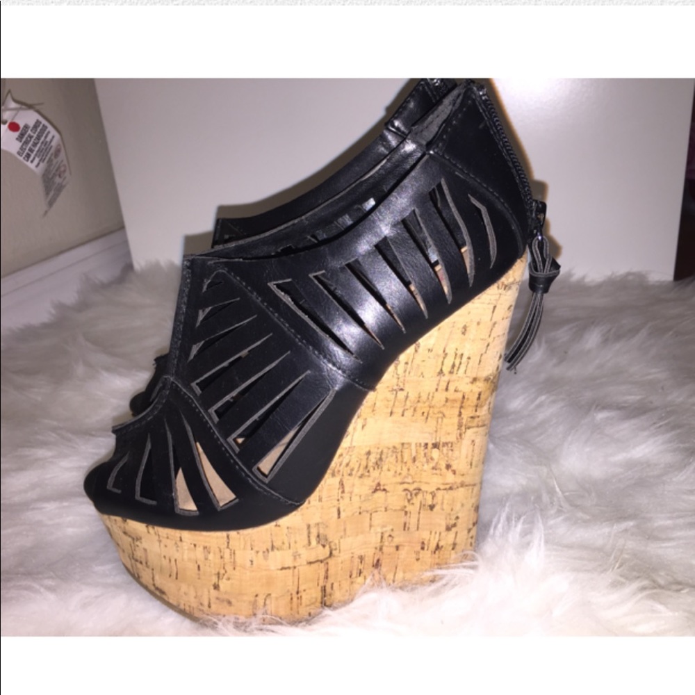 Black wedges👡
